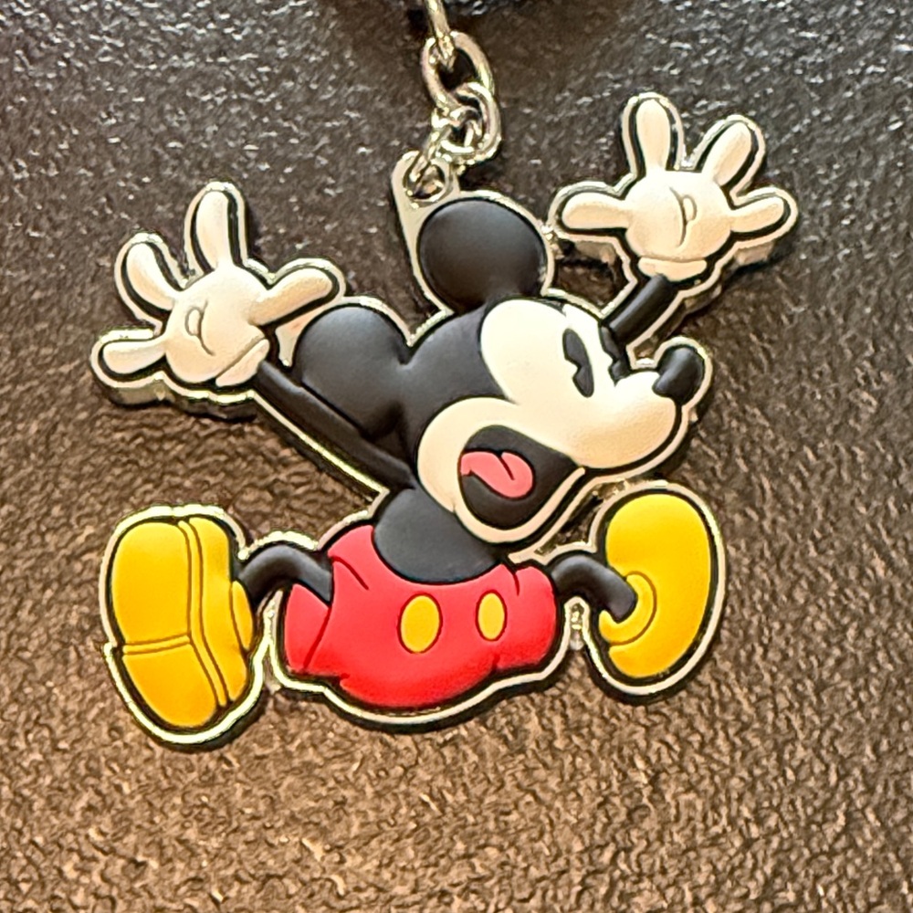 Disney Happy Mickey Mouse Keychain NWOT - Picture 2 of 8